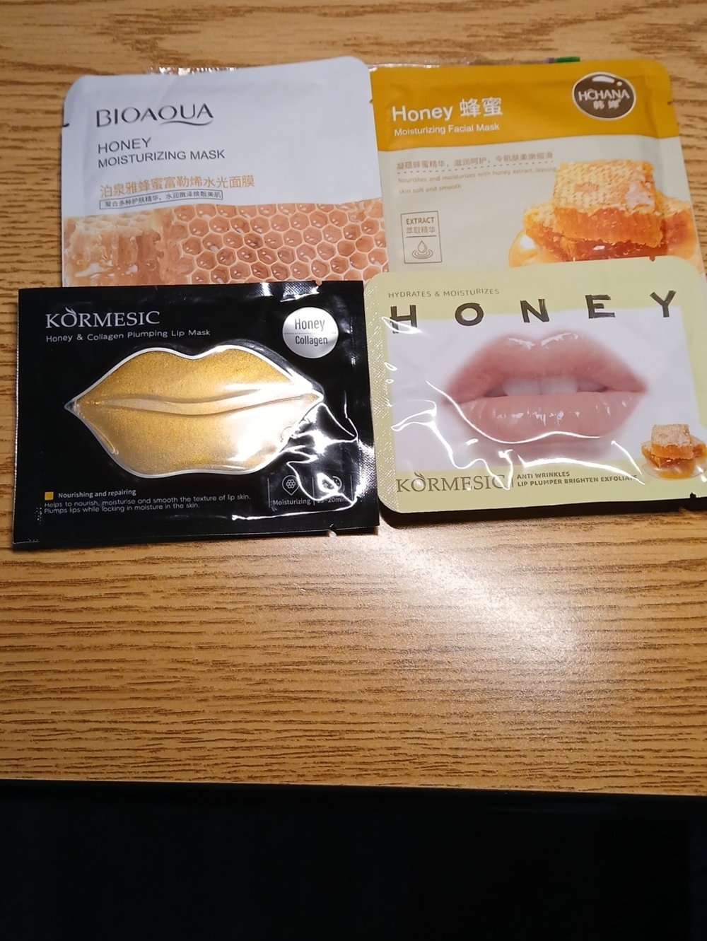 NWOT 5PC Honey Mask Bundle 2 Facial/2 Lip/1 Spa Headband